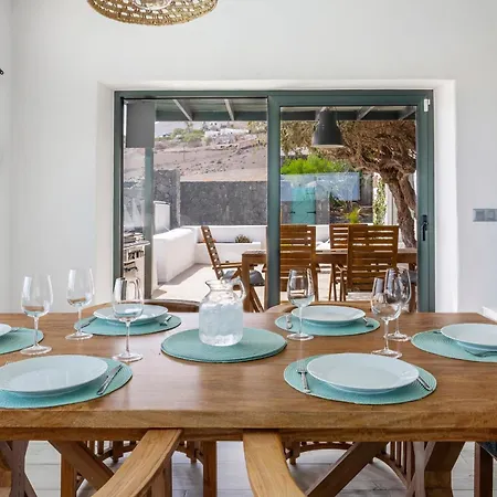 New Panorama - Stunning 5 Bedroom With Pool 别墅