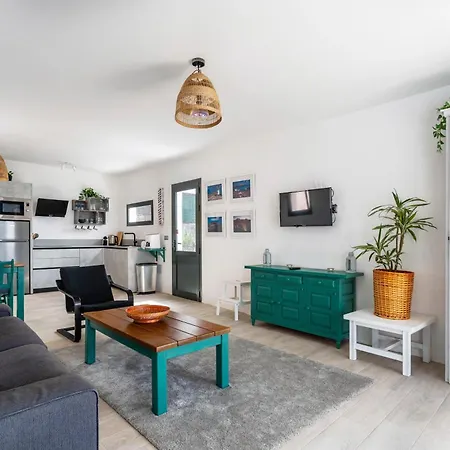 New Panorama - Stunning 5 Bedroom With Pool 别墅 *