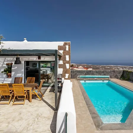 New Panorama - Stunning 5 Bedroom With Pool *